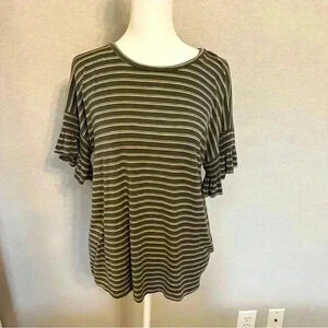 Bobeau loose fitting top with detailed sleeves from Nordstrom size small